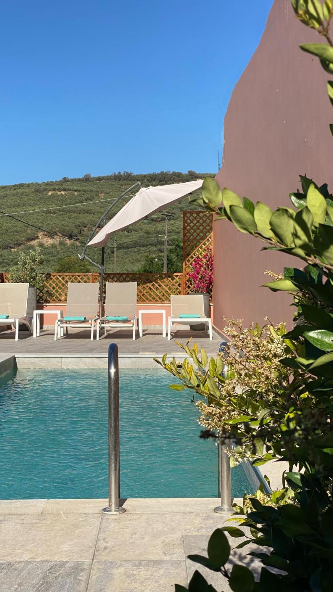 Arch Houses - Sharing Pool Spilia  ภายนอก รูปภาพ